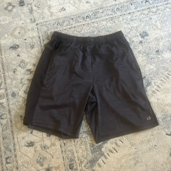 Layer 8 men’s athletic shorts - Picture 1 of 1